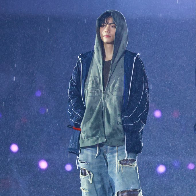 뷔 (방탄소년단)의 비하인드 컷