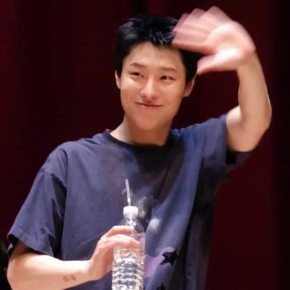 Behind-the-scenes cut of WOODZ