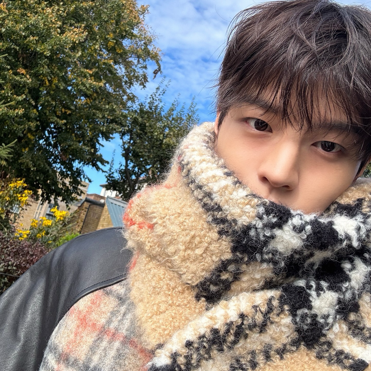 Behind-the-scenes cut of Stray Kids