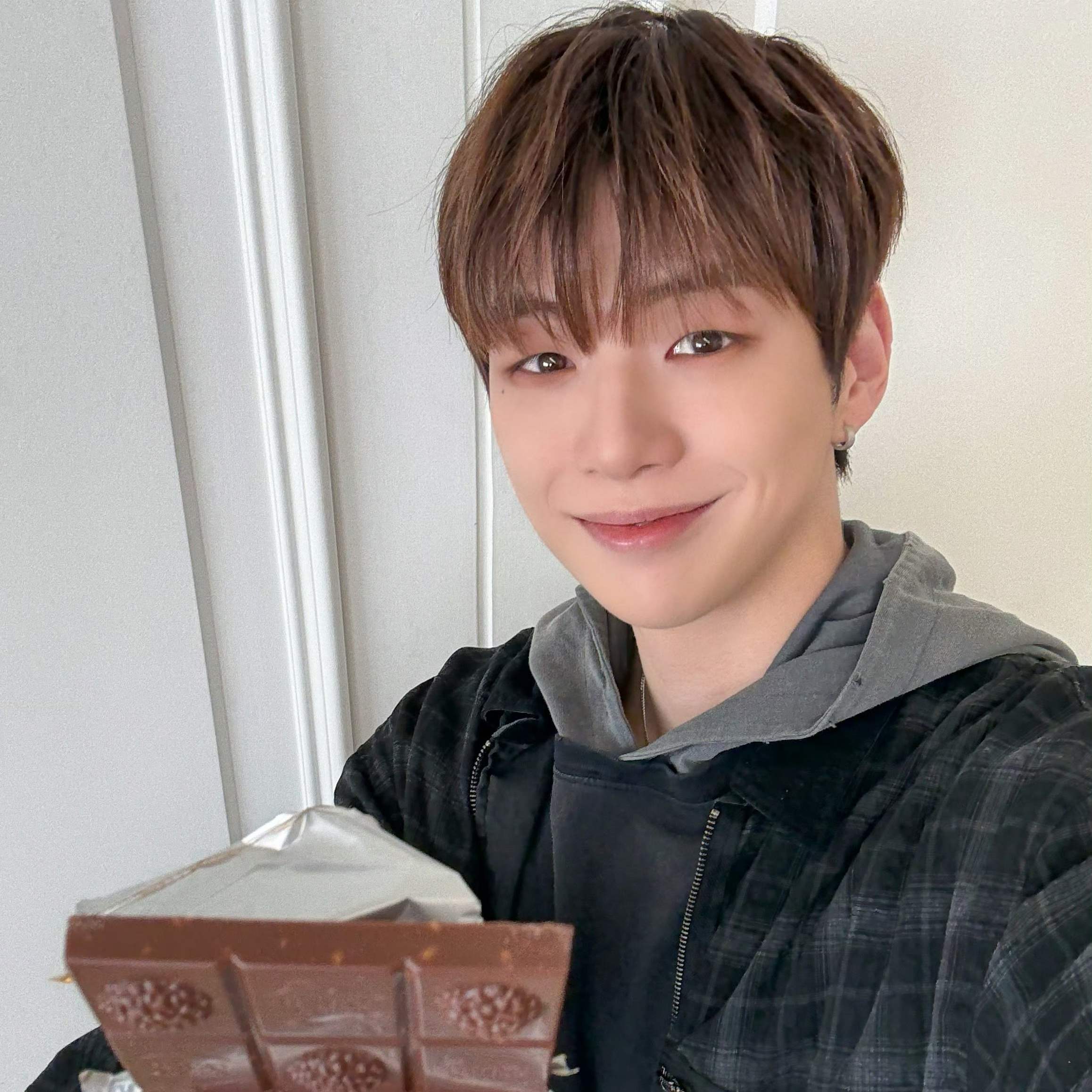 강다니엘의 비하인드 컷