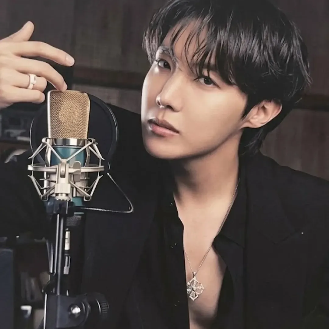 Behind-the-scenes cut of j-hope (BTS)