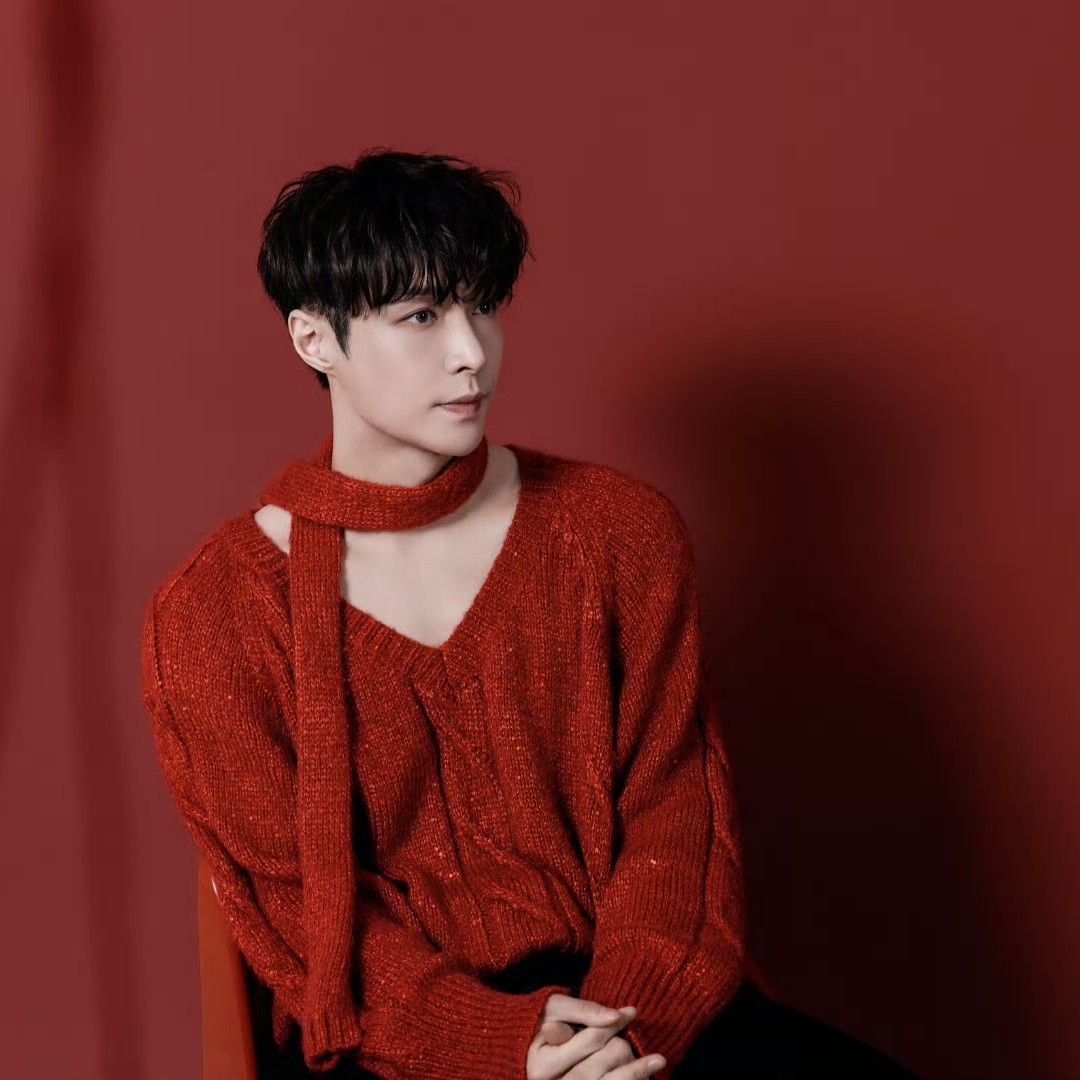 A moment captured by Lay (EXO)'s fan