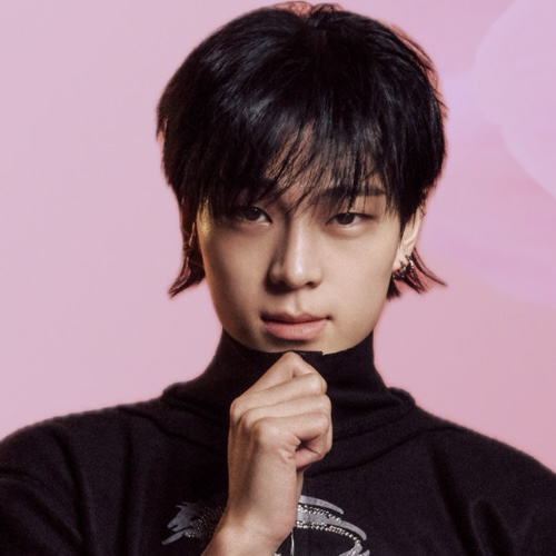 キム・ジュンミン (WHIB)の舞台裏ショット