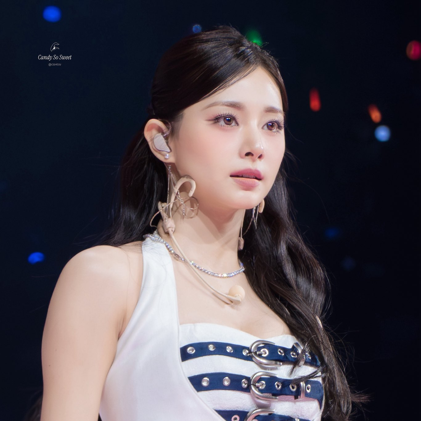 Momen yang diabadikan oleh penggemar Tzuyu (TWICE)