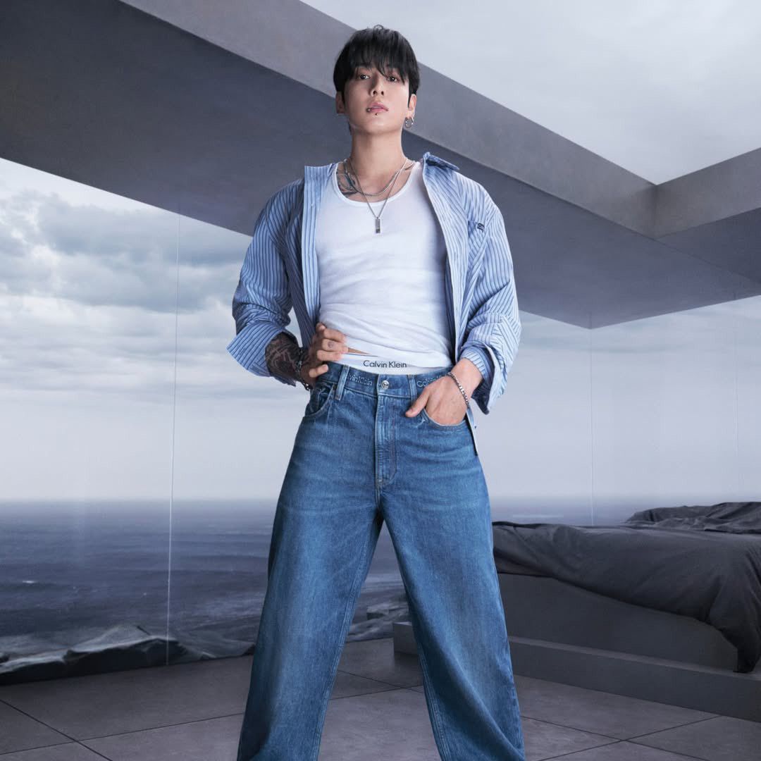 Foto aktivitas terbaru Jungkook (BTS)