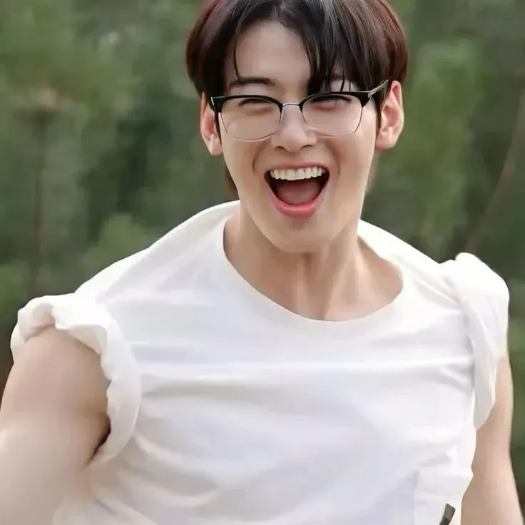 Latest photo of Eunwoo (ASTRO)