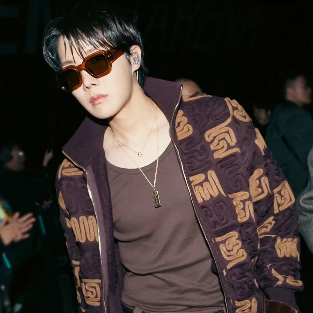 Foto aktivitas terbaru j-hope (BTS)