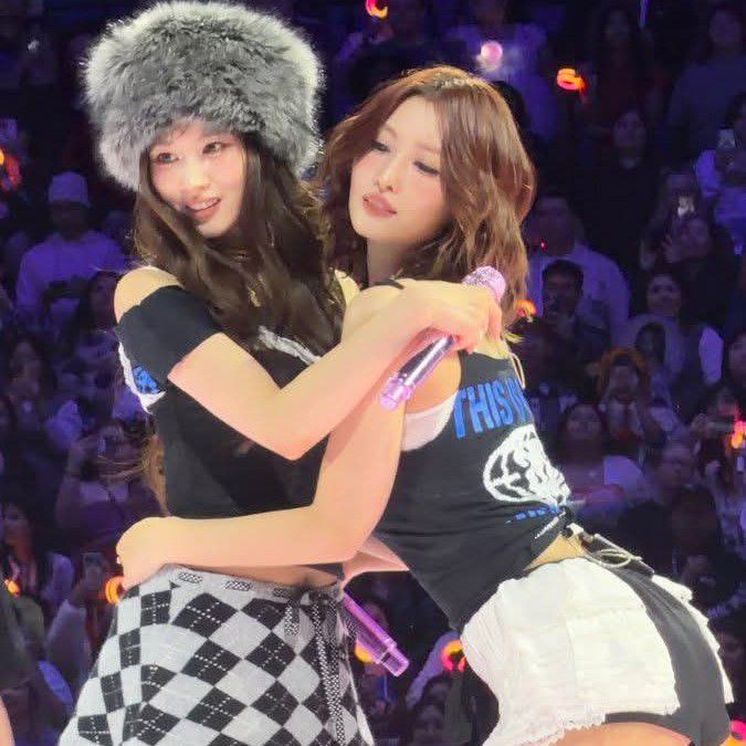 モモ (TWICE)の舞台裏ショット