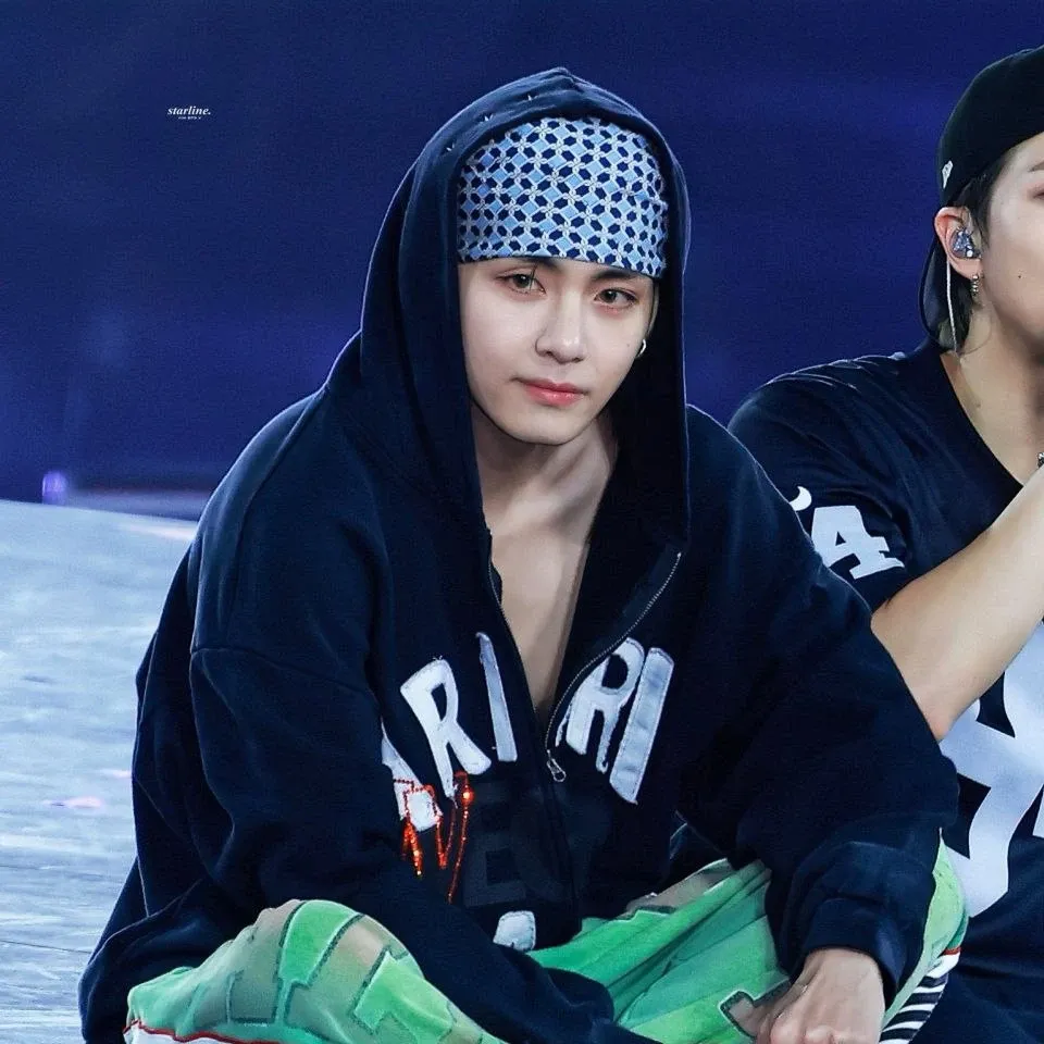 Latest photo of V (BTS)