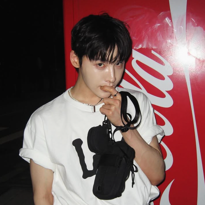 Latest photo of Jeon Woong (AB6IX)