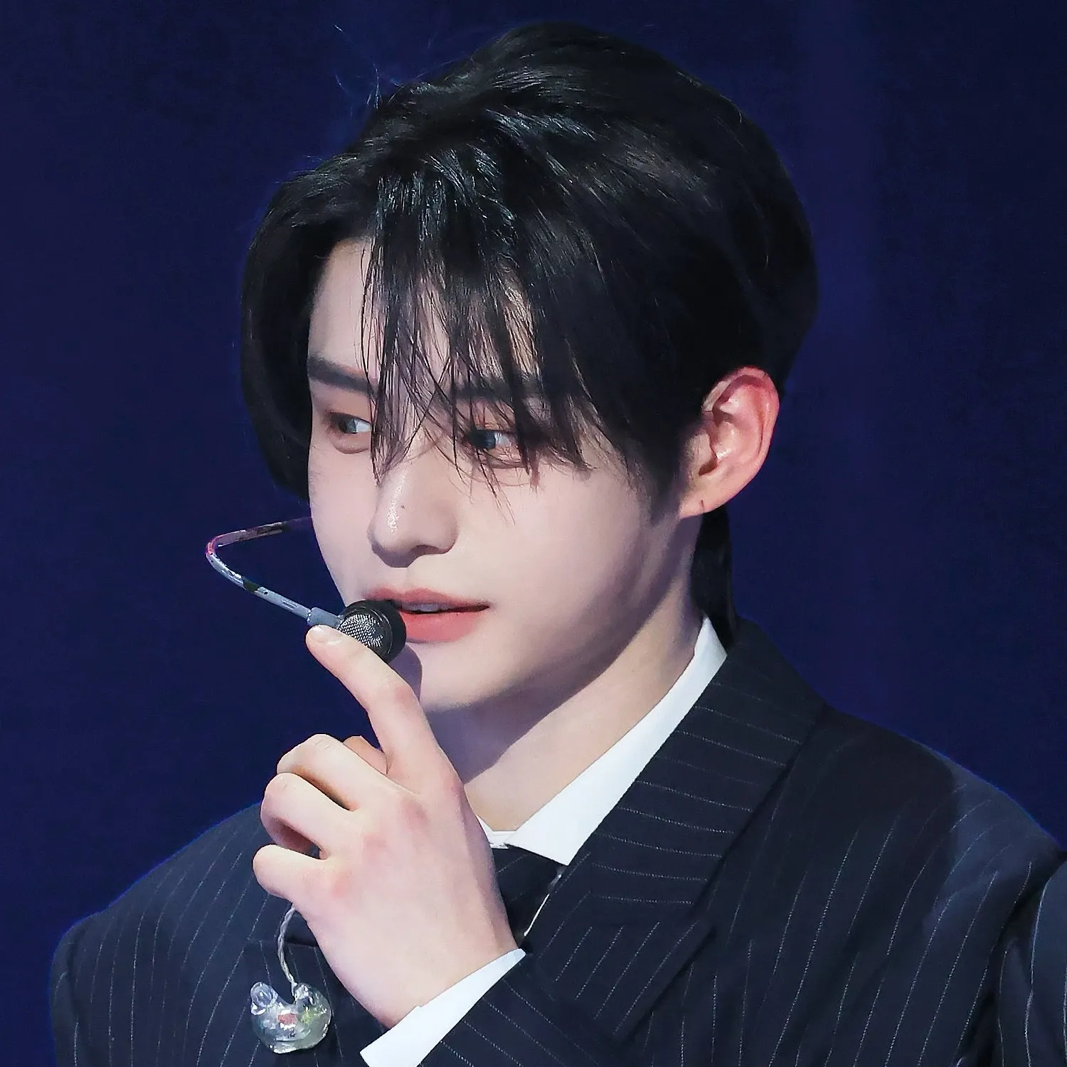 Behind-the-scenes cut of Kim Jiwoong (ZEROBASEONE)