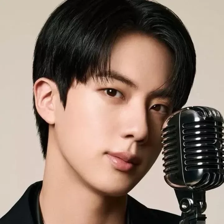 Momen yang diabadikan oleh penggemar Jin (BTS)