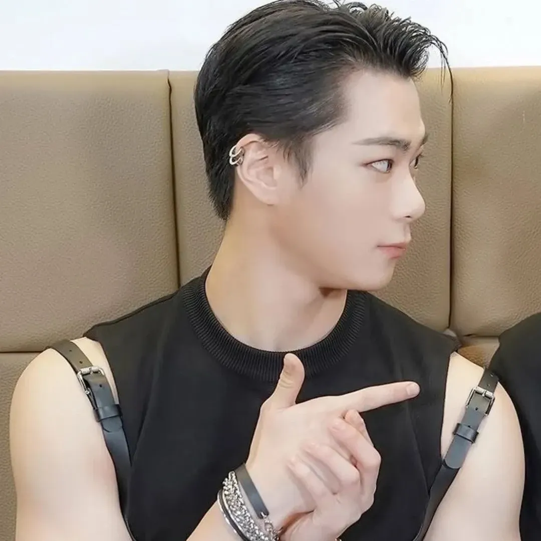 Behind-the-scenes cut of Moonbin (ASTRO)