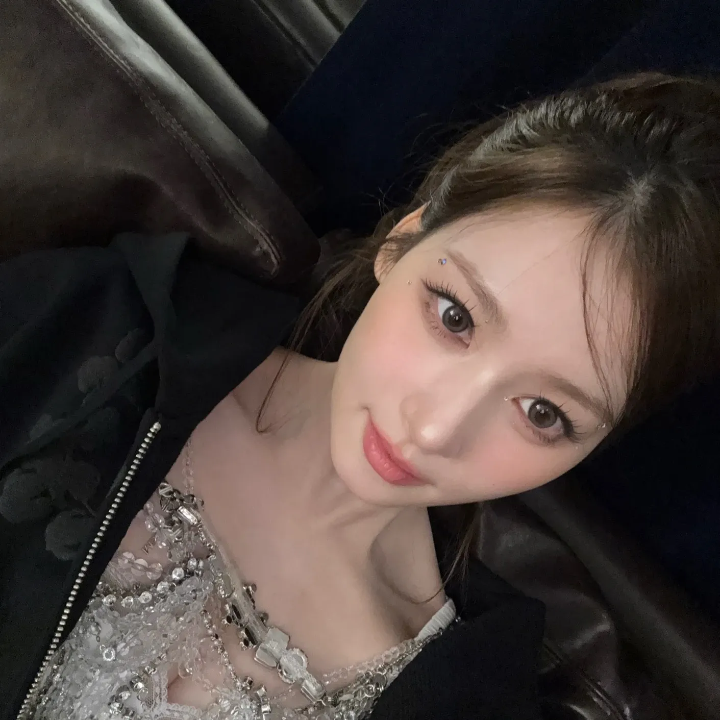 사나 (TWICE)의 비하인드 컷