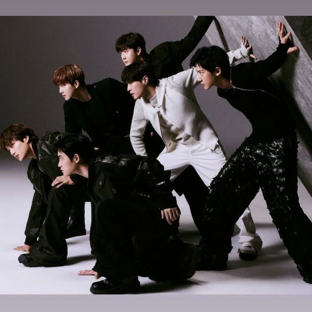 Latest photo of EXO