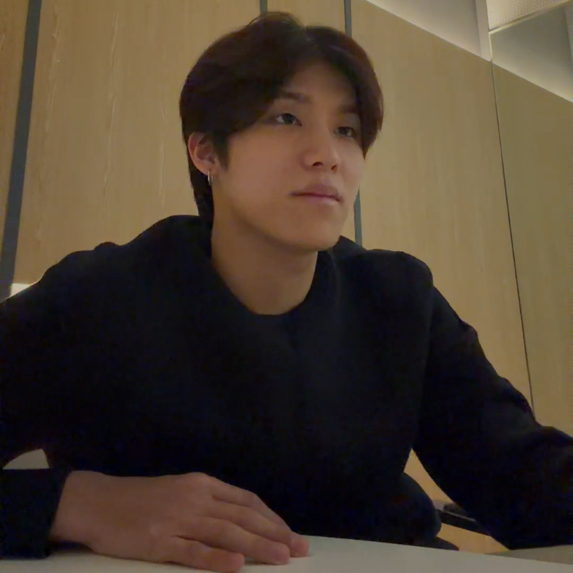 Recent activity shot of Park Jeongwoo (TREASURE)