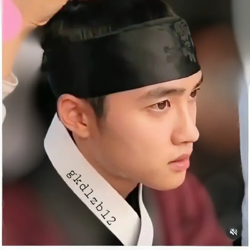 Foto aktivitas terbaru D.O. (EXO)