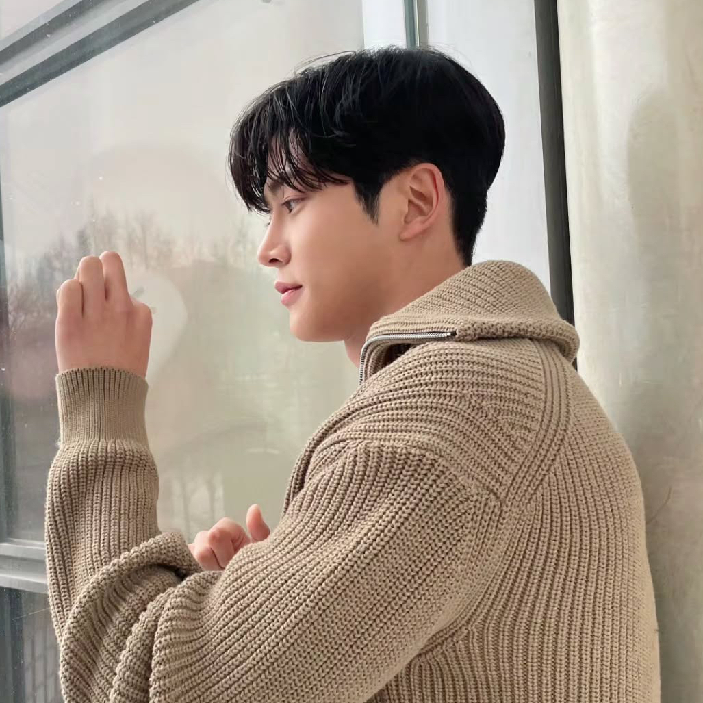 로운의 비하인드 컷