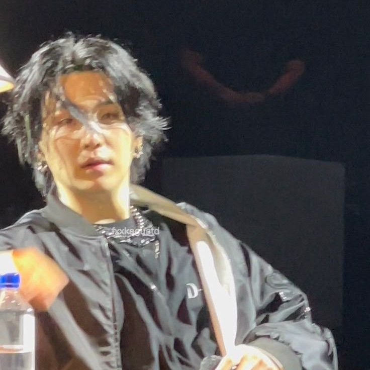 Potret di balik layar SUGA (BTS)