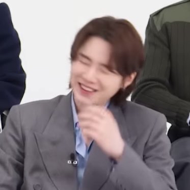 Potret di balik layar SUGA (BTS)