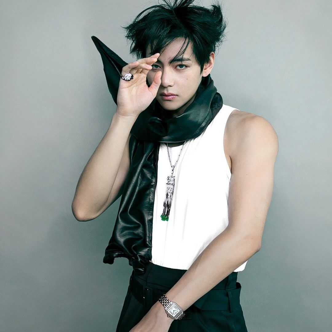 뷔 (방탄소년단)의 최신 사진