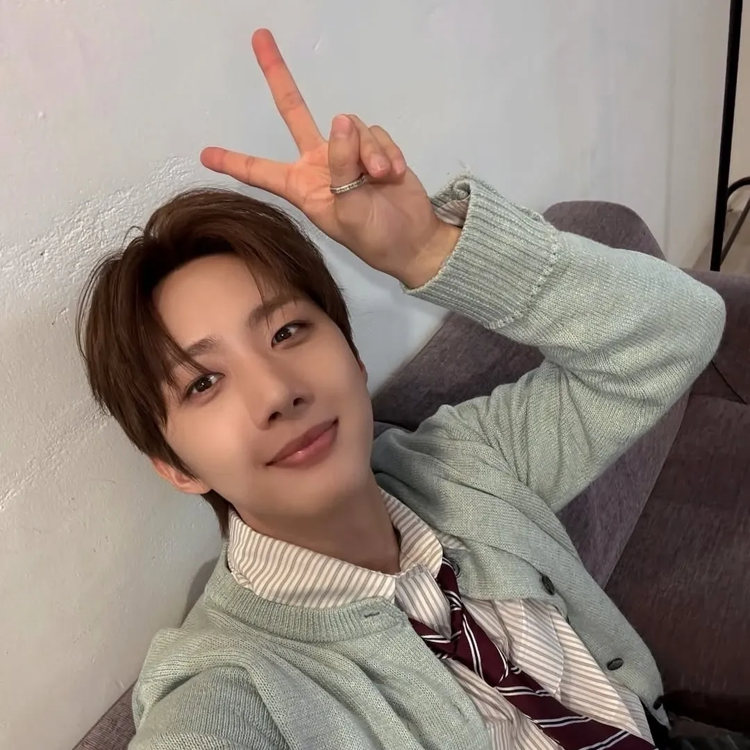 Latest photo of Hui (PENTAGON)