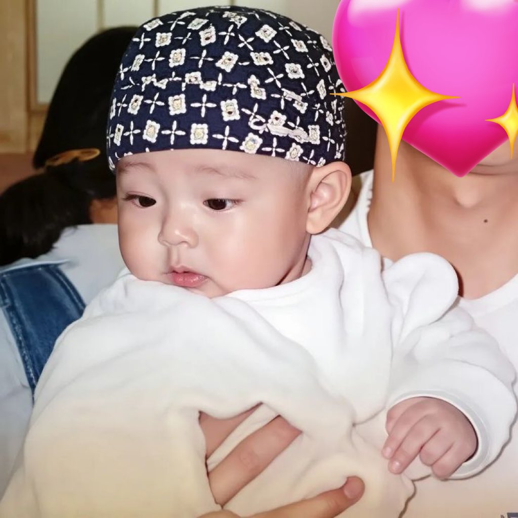 Recent activity shot of V (BTS)