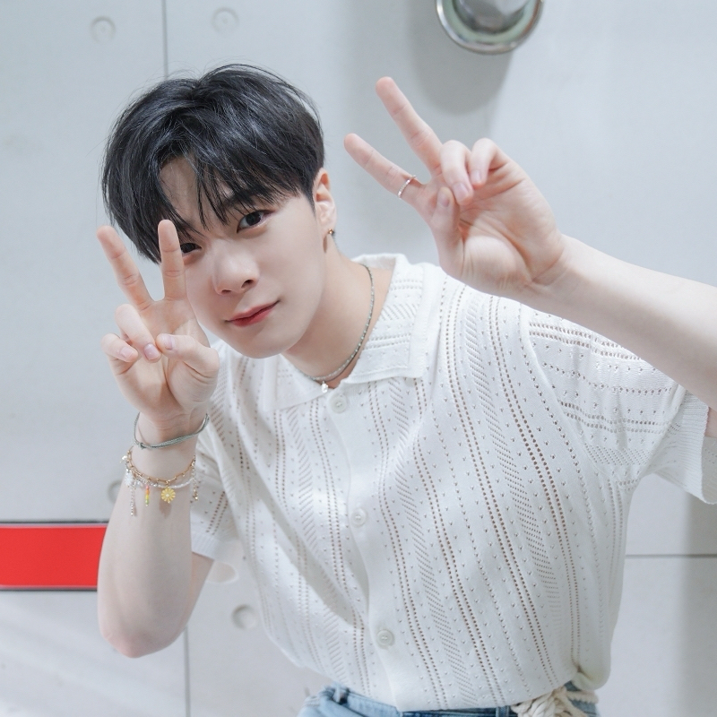 Latest photo of Moonbin (ASTRO)