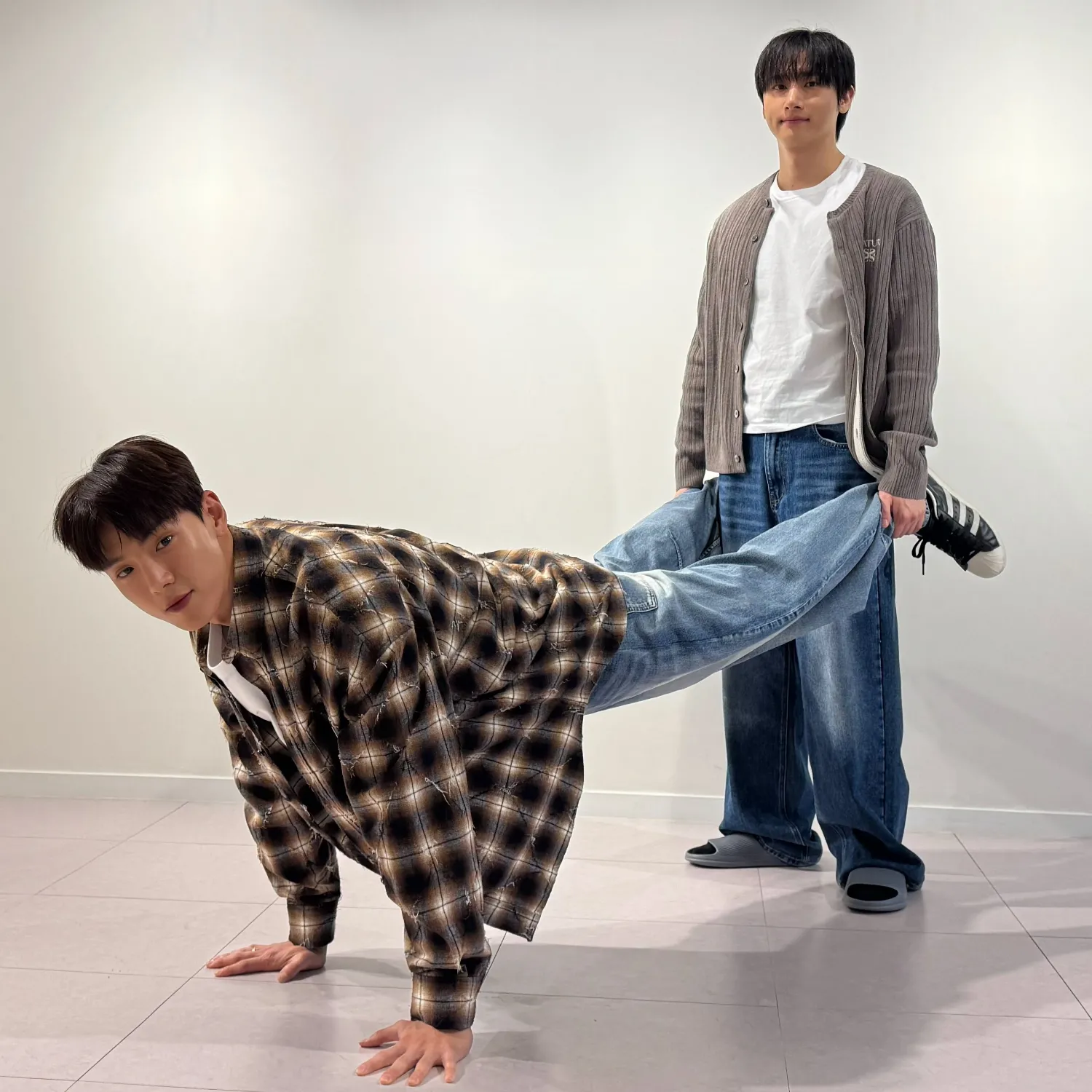 Momen yang diabadikan oleh penggemar MONSTA X