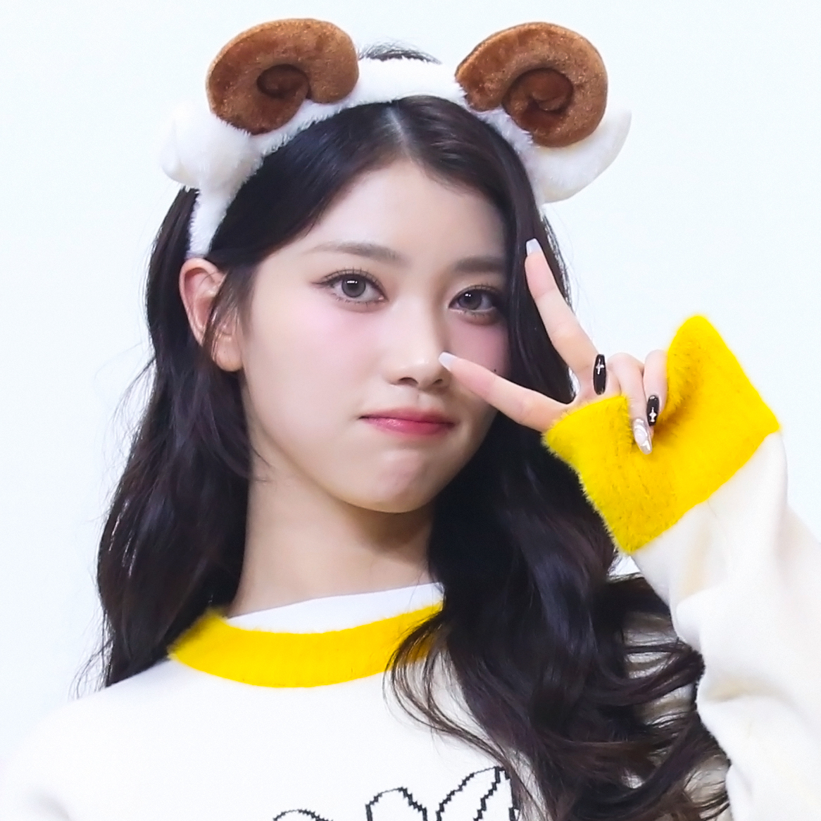 Behind-the-scenes cut of Xiao Ting (Kep1er)