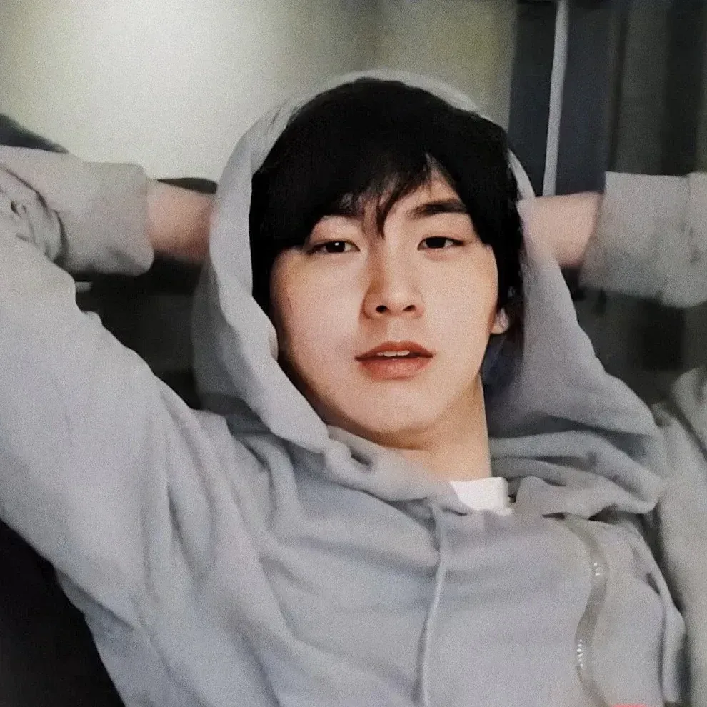A moment captured by Shinwon (PENTAGON)'s fan