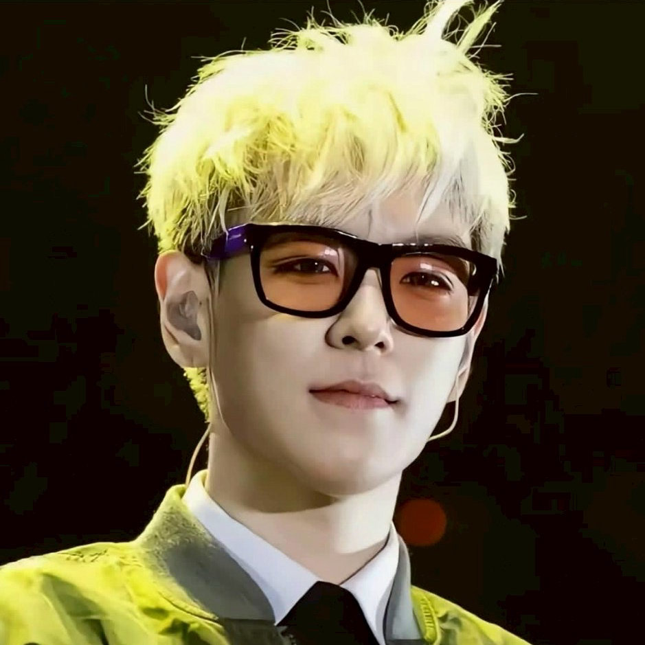 Foto aktivitas terbaru T.O.P