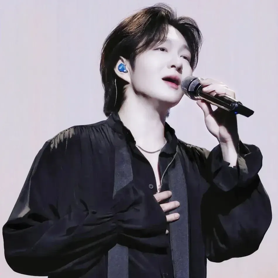 A moment captured by Lee Changsub (BTOB)'s fan