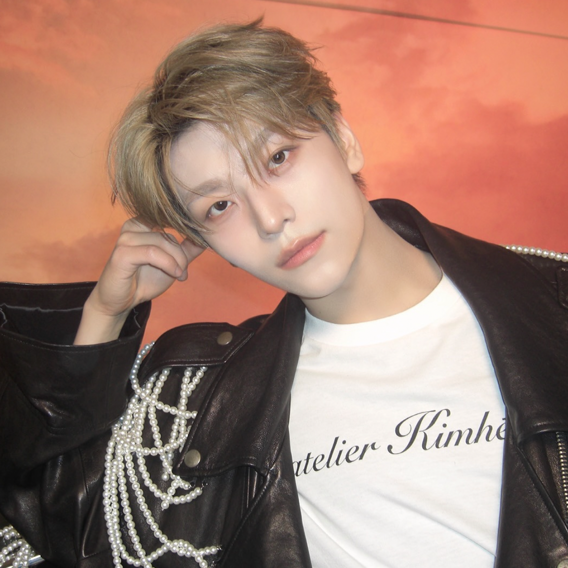 A moment captured by He Xinlong (ALPHA DRIVE ONE)'s fan