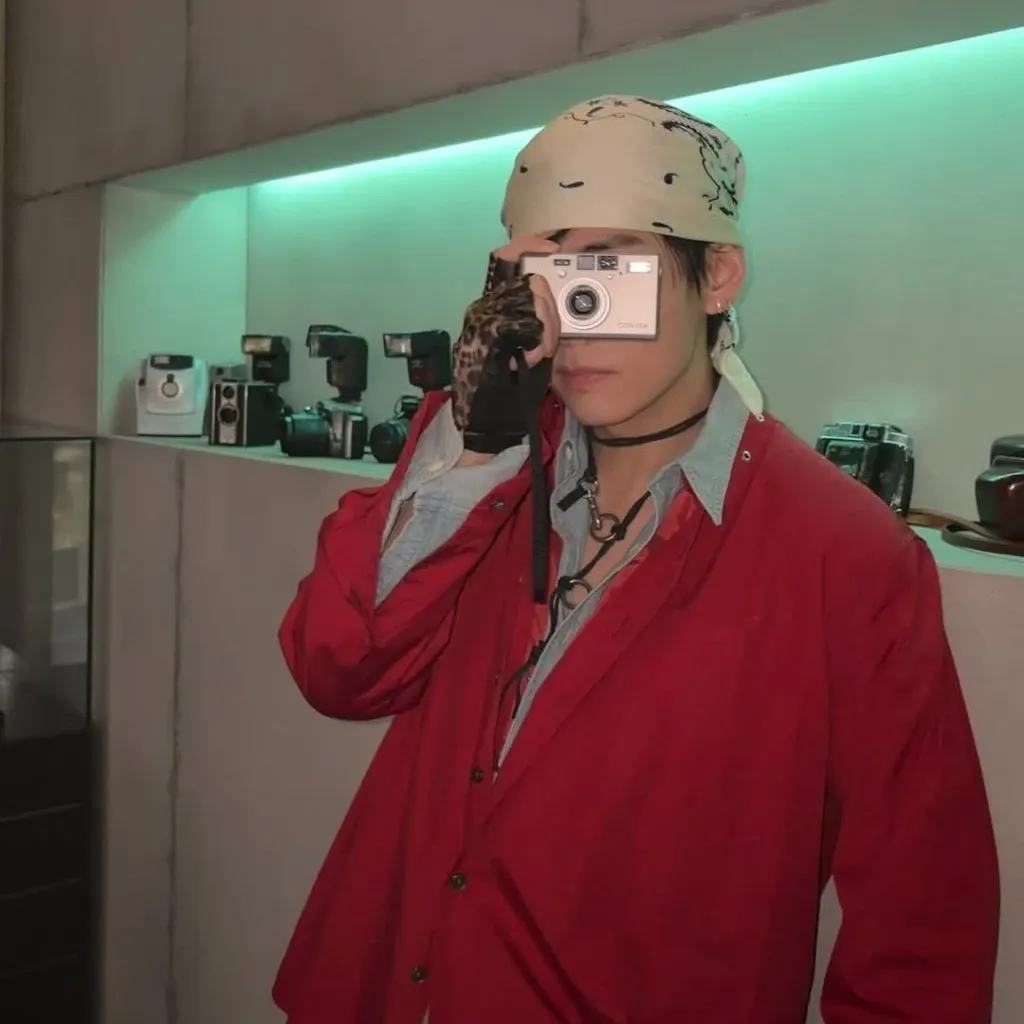 Recent activity shot of V (BTS)