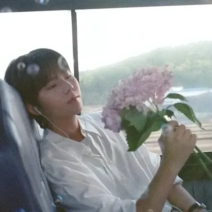 오늘 가장 핫한 케이팝 커뮤니티 피드