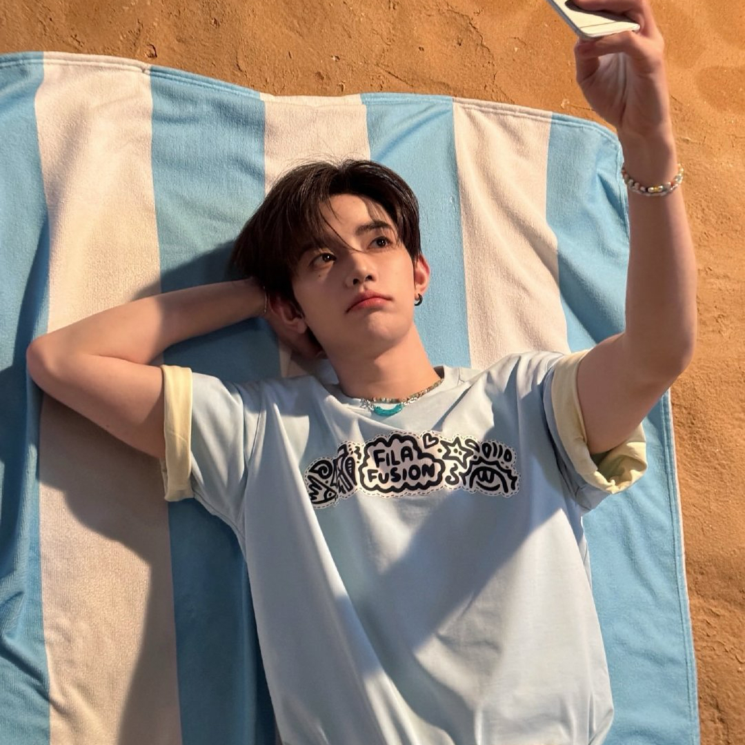 A moment captured by Zhang Hao (ZEROBASEONE)'s fan