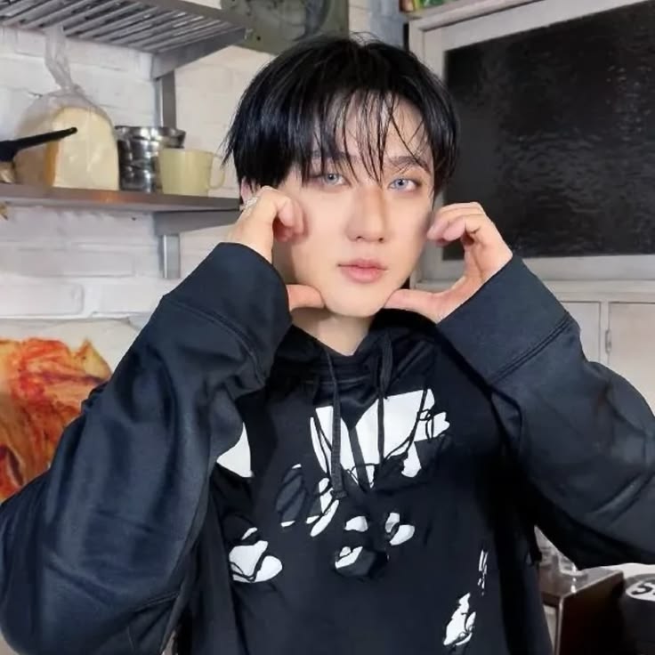 창빈 (Stray Kids)의 비하인드 컷