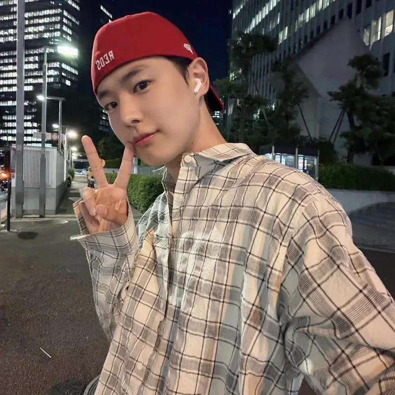 Behind-the-scenes cut of Choi Byungchan