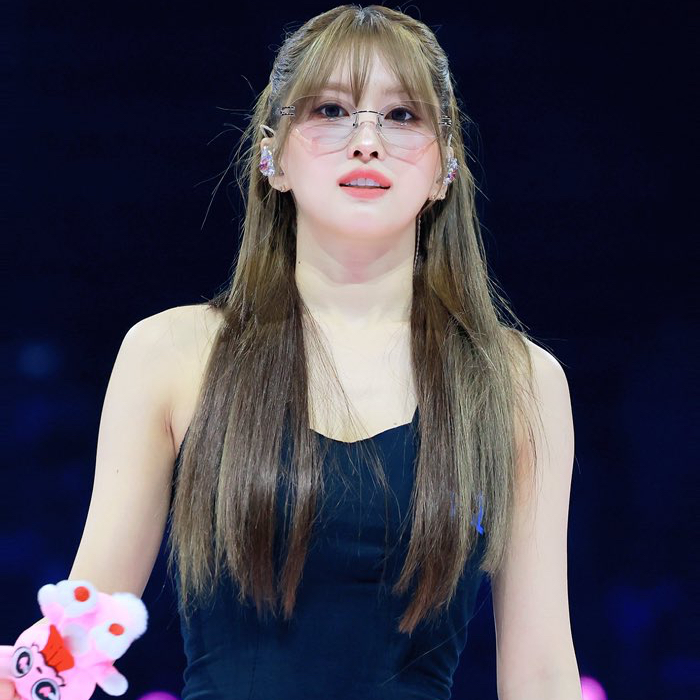 A moment captured by Momo (TWICE)'s fan