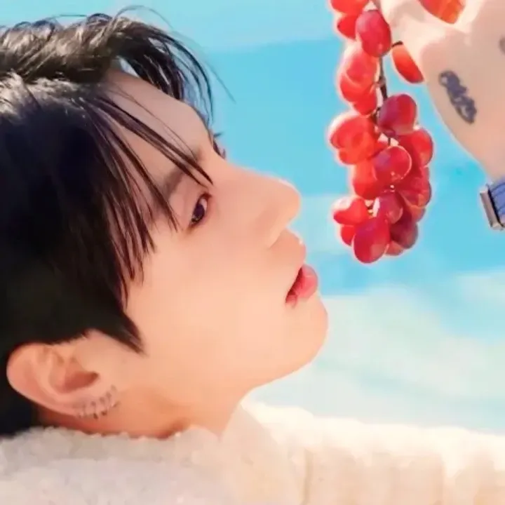 Momen yang diabadikan oleh penggemar Jungkook (BTS)