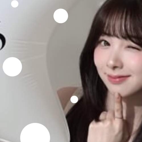 Latest photo of Miihi (NiziU)