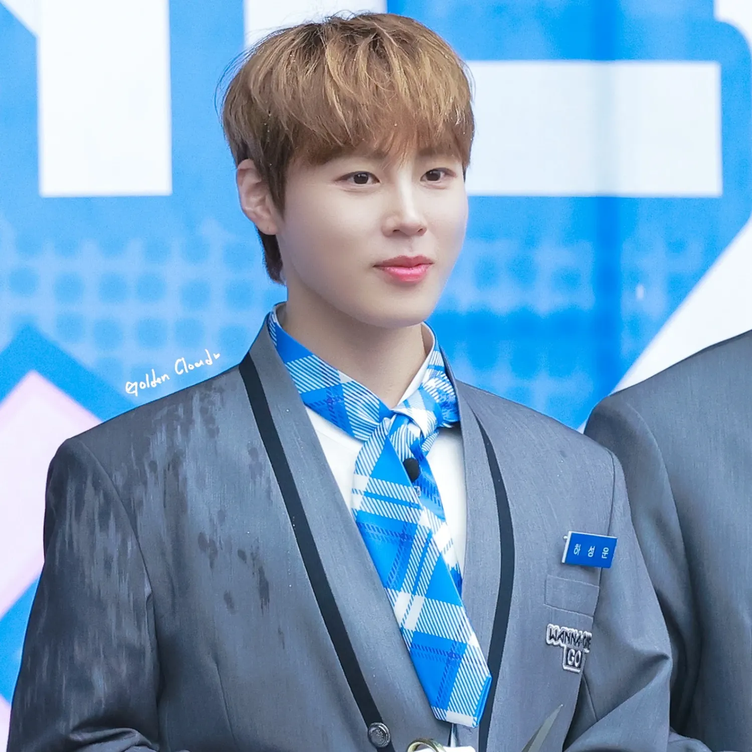 Potret di balik layar Ha Sungwoon