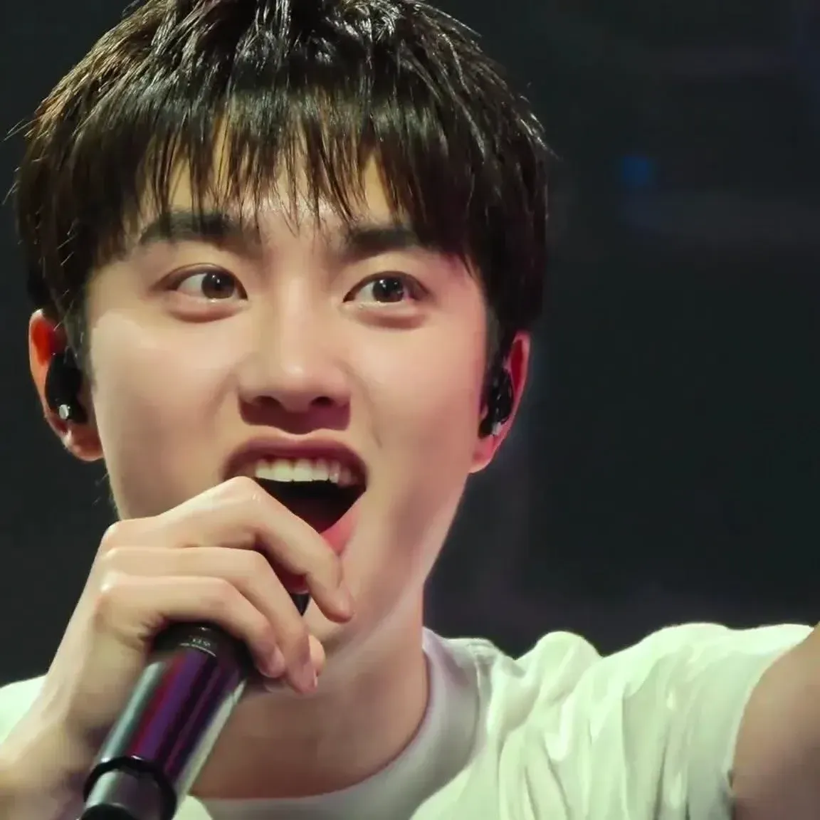 Foto aktivitas terbaru D.O. (EXO)