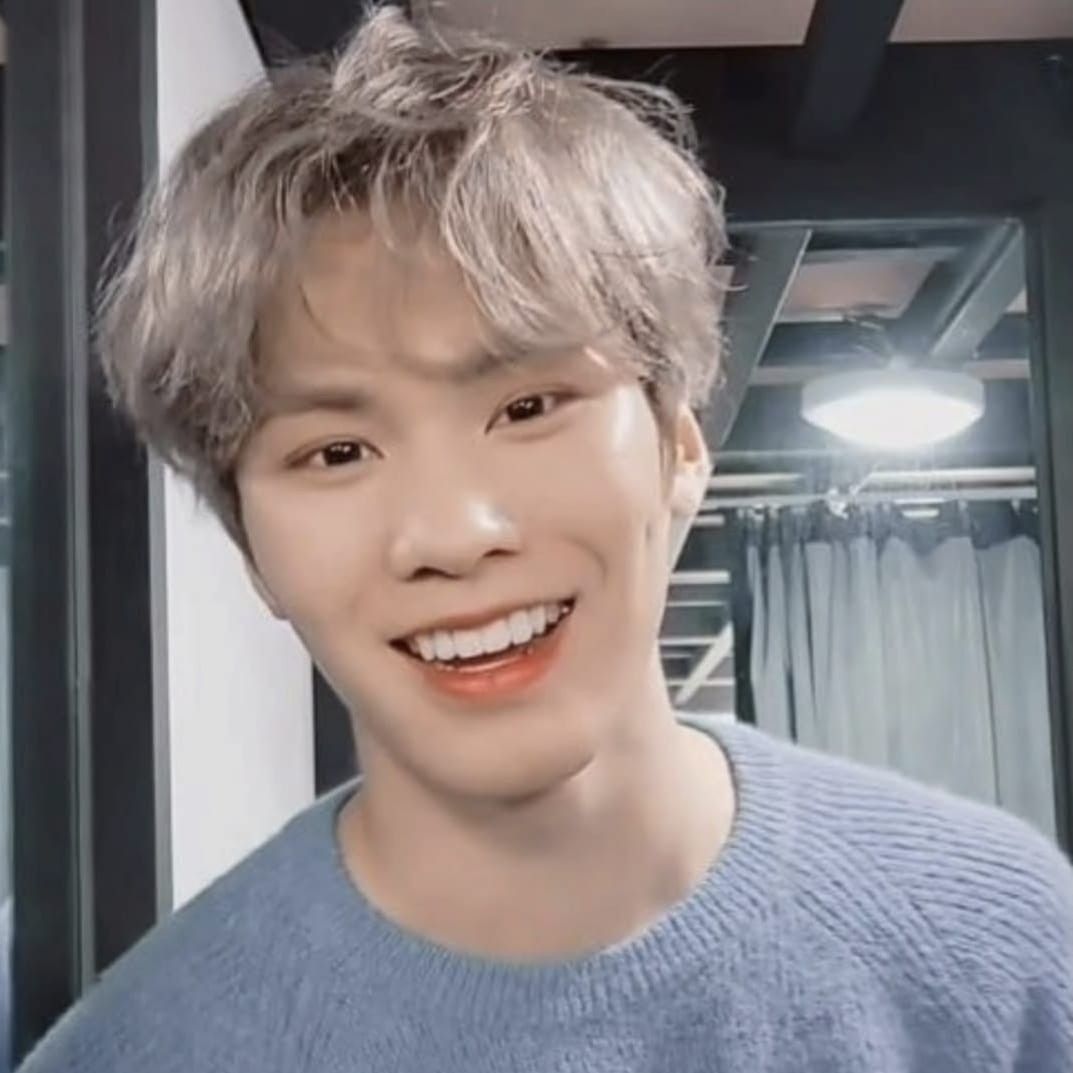 A moment captured by Rocky's fan