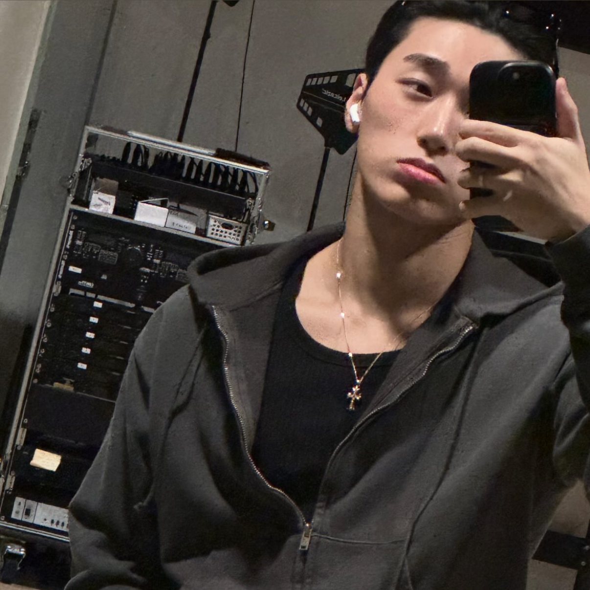 Behind-the-scenes cut of San (ATEEZ)