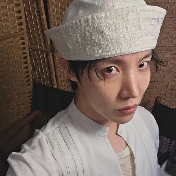 J-hope (防彈少年團)的幕後花絮