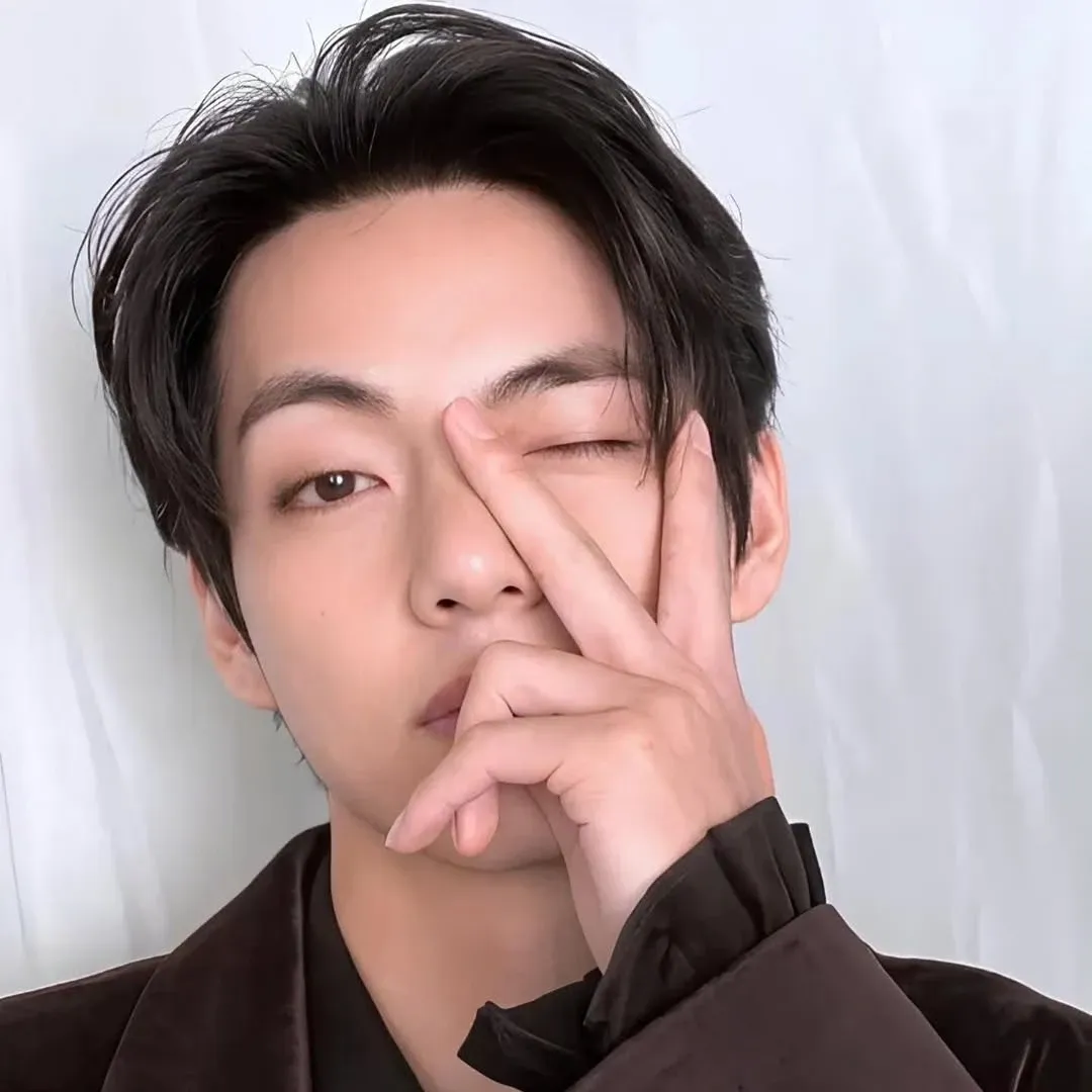 Recent activity shot of V (BTS)