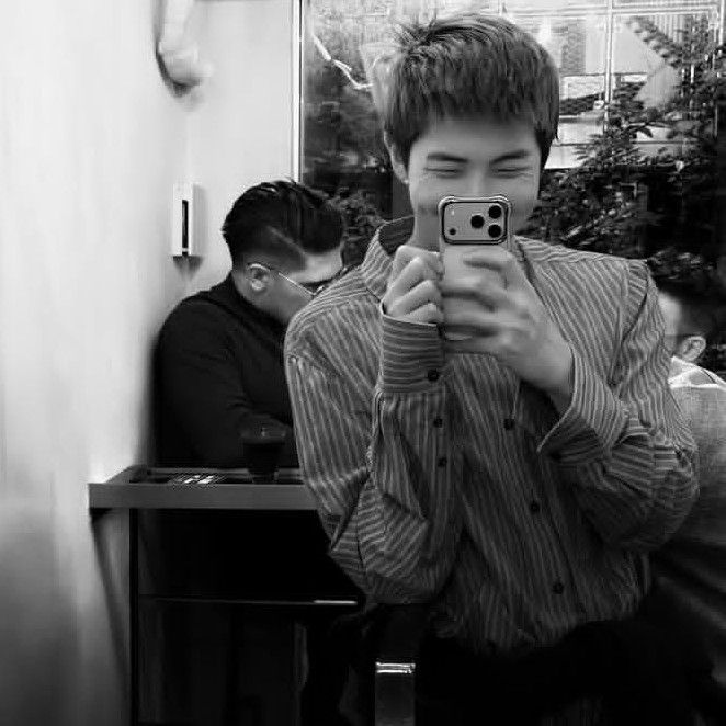 Behind-the-scenes cut of RM (BTS)