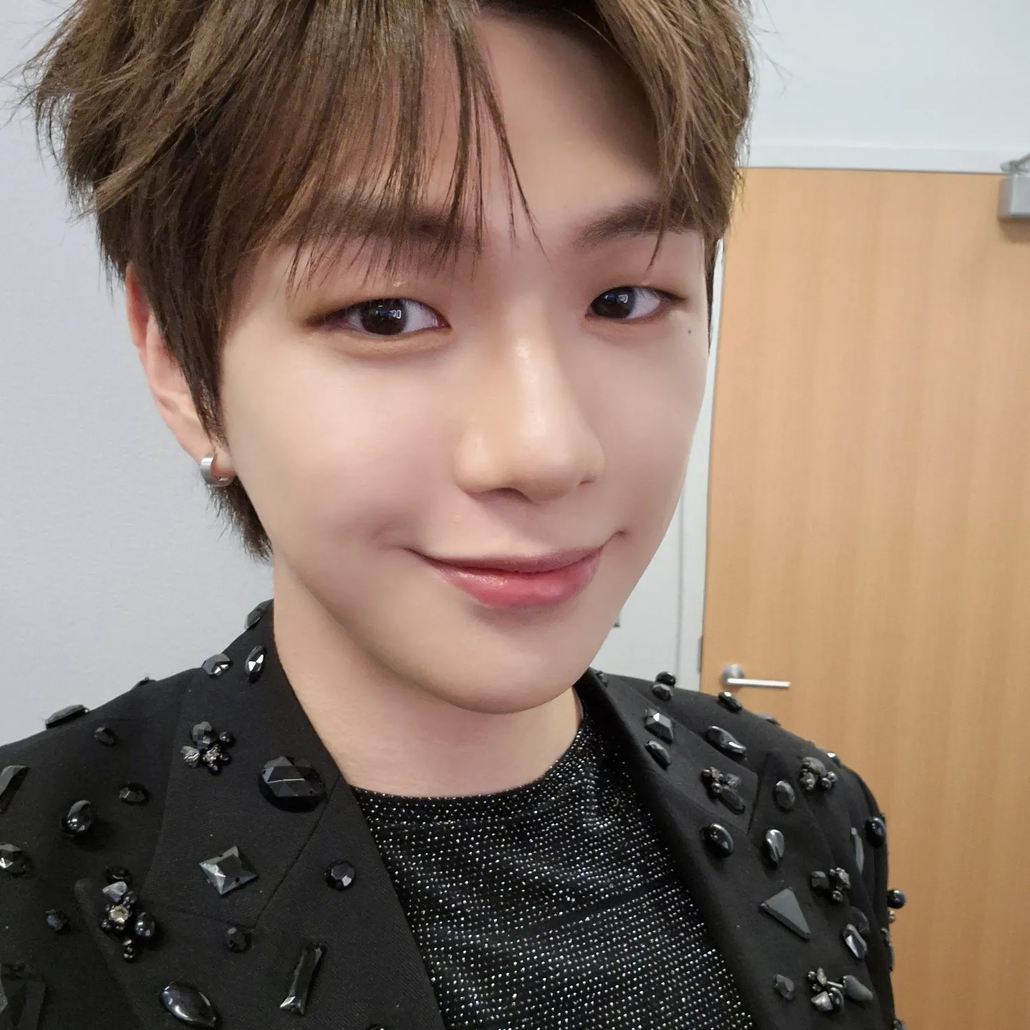 강다니엘의 비하인드 컷
